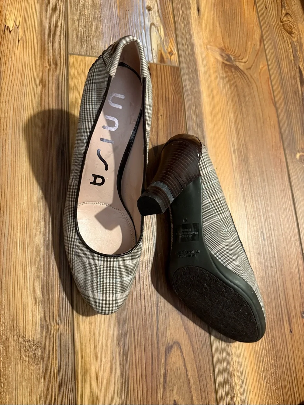 Unisa Plaid Pump in Tan and Black